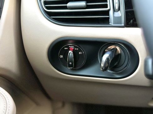 New 2026 Porsche Macan S image 18