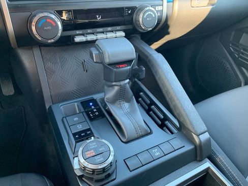 Used 2025 Toyota Tacoma TRD Off-Road image 40