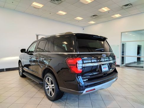 Used 2024 Ford Expedition Limited AWD/4WD image 5