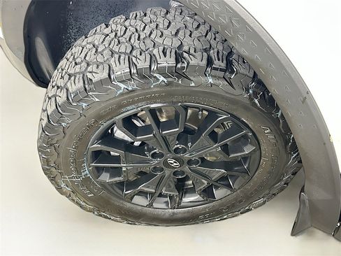 Used 2023 Hyundai Santa Cruz SEL w/ Activity Package image 24