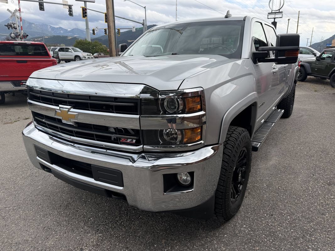 Used 2018 Chevrolet Silverado 3500 LT w/ LT Convenience Package AWD/4WD image 4
