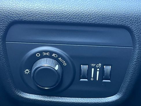 New 2025 Jeep Grand Cherokee Laredo image 12