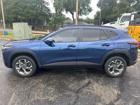 Used 2024 Chevrolet Trax LT w/ Driver Confidence Package FWD image 5