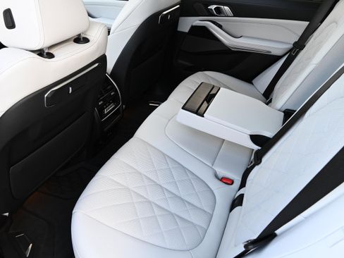 Certified 2025 BMW X5 xDrive40i w/ M Sport Package image 10