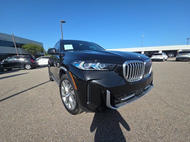 Used 2024 BMW X5 sDrive40i w/ Premium Package RWD image 2