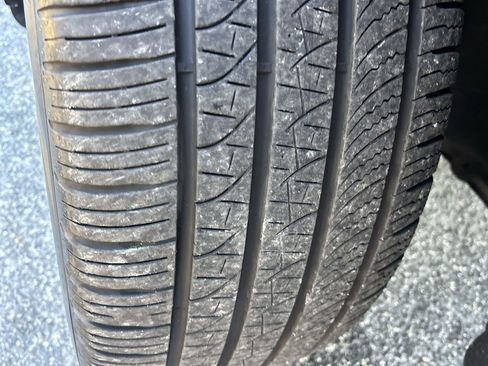 Used 2023 Ford Explorer Platinum w/ Technology Package image 38