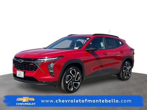 New 2026 Chevrolet Trax RS w/ Sunroof Package FWD image 1