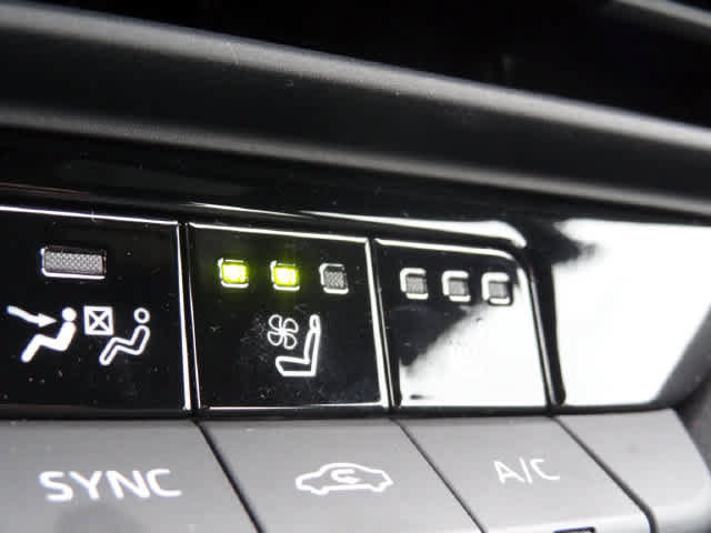 Used 2026 Toyota Crown AWD/4WD image 23