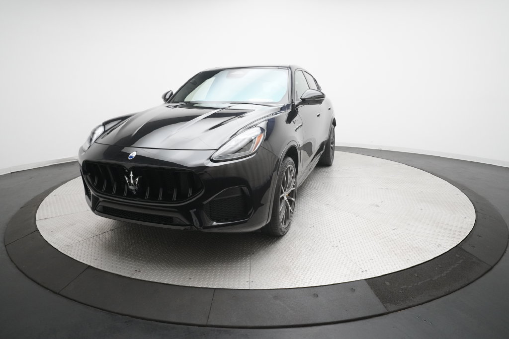 Used 2023 Maserati Grecale Modena AWD/4WD image 12