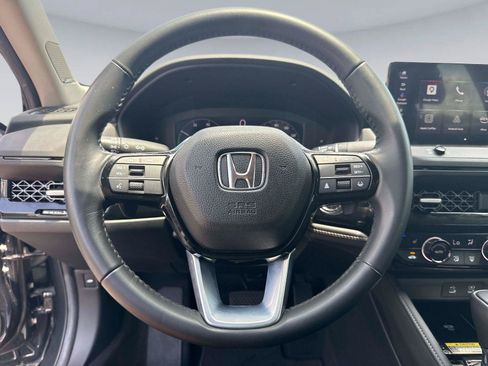 Used 2023 Honda Accord Touring image 27