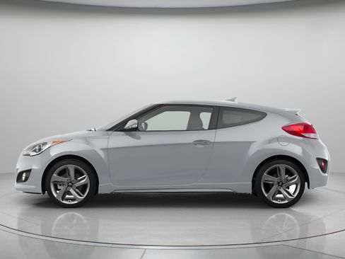 Used 2015 Hyundai Veloster Turbo FWD image 2