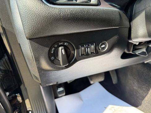Used 2016 Dodge Challenger SXT RWD image 24