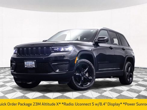 Used 2023 Jeep Grand Cherokee Altitude AWD/4WD image 2