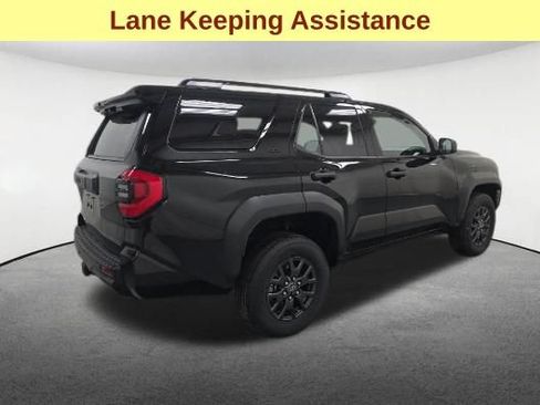 Used 2025 Toyota 4Runner SR5 AWD/4WD image 5