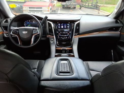 Certified 2016 Cadillac Escalade ESV 2WD image 19