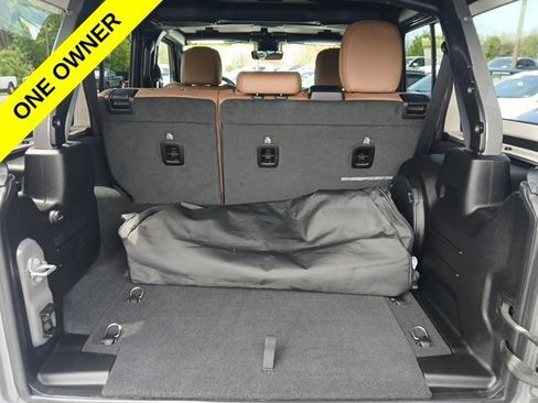 Used 2022 Jeep Wrangler Unlimited Rubicon 4xe w/ Cold Weather Group AWD/4WD image 9