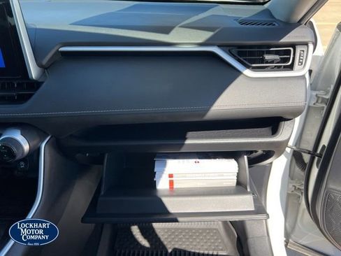 Used 2024 Toyota RAV4 XLE image 31