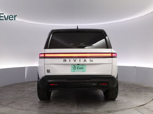Used 2025 Rivian R1S Adventure AWD/4WD image 15