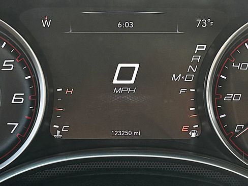 Used 2015 Dodge Charger SXT RWD image 21