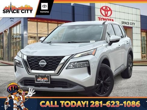 Used 2022 Nissan Rogue SV FWD image 1