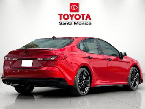 New 2026 Toyota Camry Hybrid FWD image 3