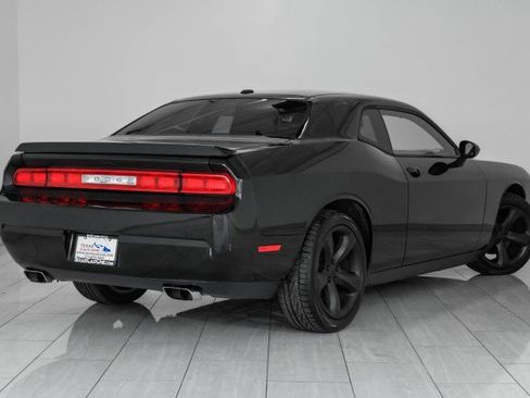 Used 2014 Dodge Challenger R/T image 6