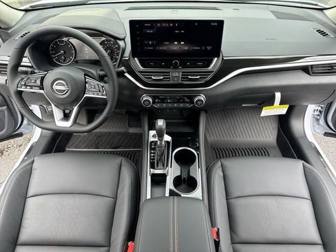 New 2025 Nissan Altima 2.5 SR w/ SR Premium Package image 9
