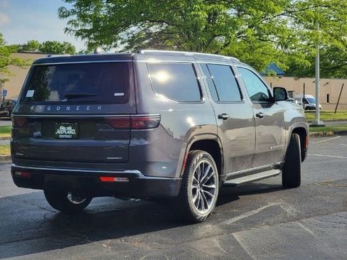 Used 2023 Jeep Wagoneer Series II w/ Premium Group I AWD/4WD image 23