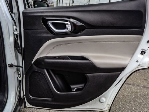 Used 2024 Jeep Compass Limited image 38