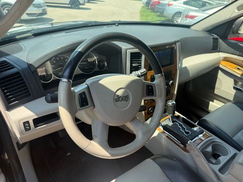 Used 2009 Jeep Grand Cherokee Limited image 11