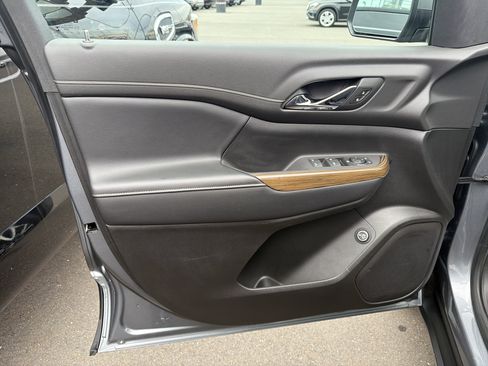 Used 2020 GMC Acadia SLE w/ Driver Convenience Package image 7