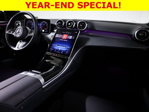 Used 2025 Mercedes-Benz C 300 4MATIC Sedan image 31