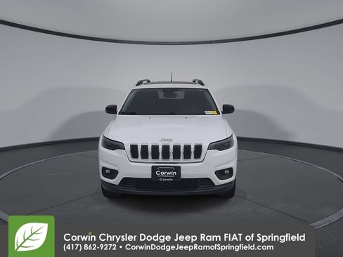 Certified 2022 Jeep Cherokee Latitude Lux w/ Sun & Sound Group AWD/4WD image 5