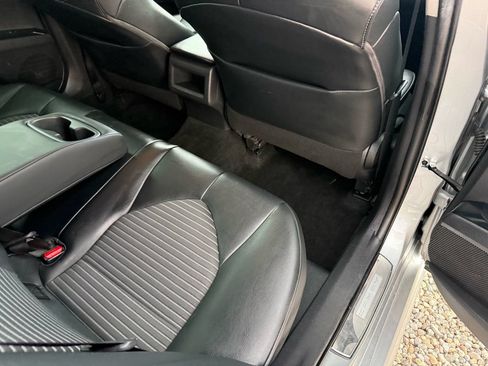 Used 2020 Toyota Camry SE FWD image 21