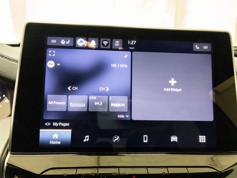 Used 2025 Jeep Compass Limited image 18