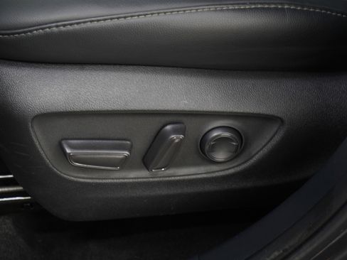 Used 2025 Toyota Highlander XSE AWD/4WD image 26