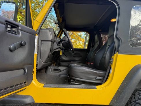Used 2002 Jeep Wrangler SE image 15