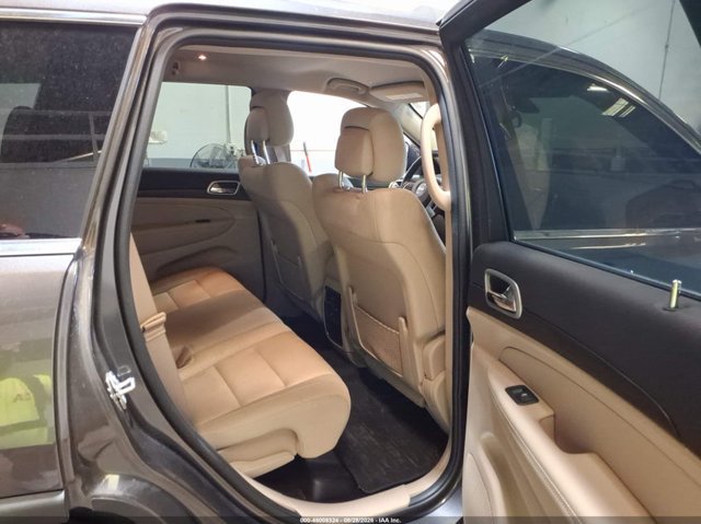 Used 2019 Jeep Grand Cherokee Laredo AWD/4WD image 5