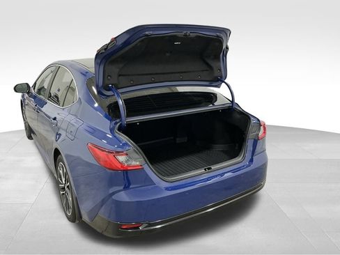 Used 2025 Toyota Camry XLE w/ Premium Plus Package image 20