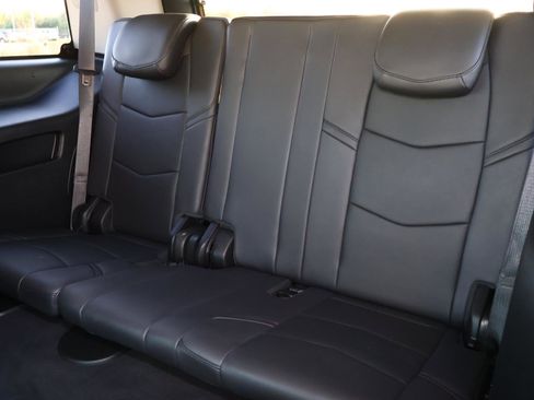 Used 2018 Cadillac Escalade Premium Luxury image 19