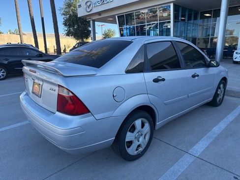 Used 2006 Ford Focus ZX4 Sedan image 5