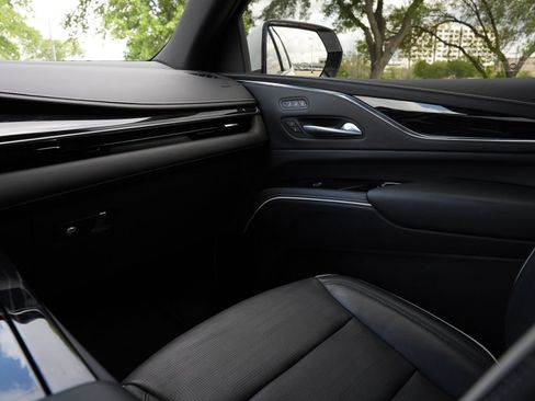 Used 2024 Cadillac Escalade Sport w/ LPO, ONYX Package image 8