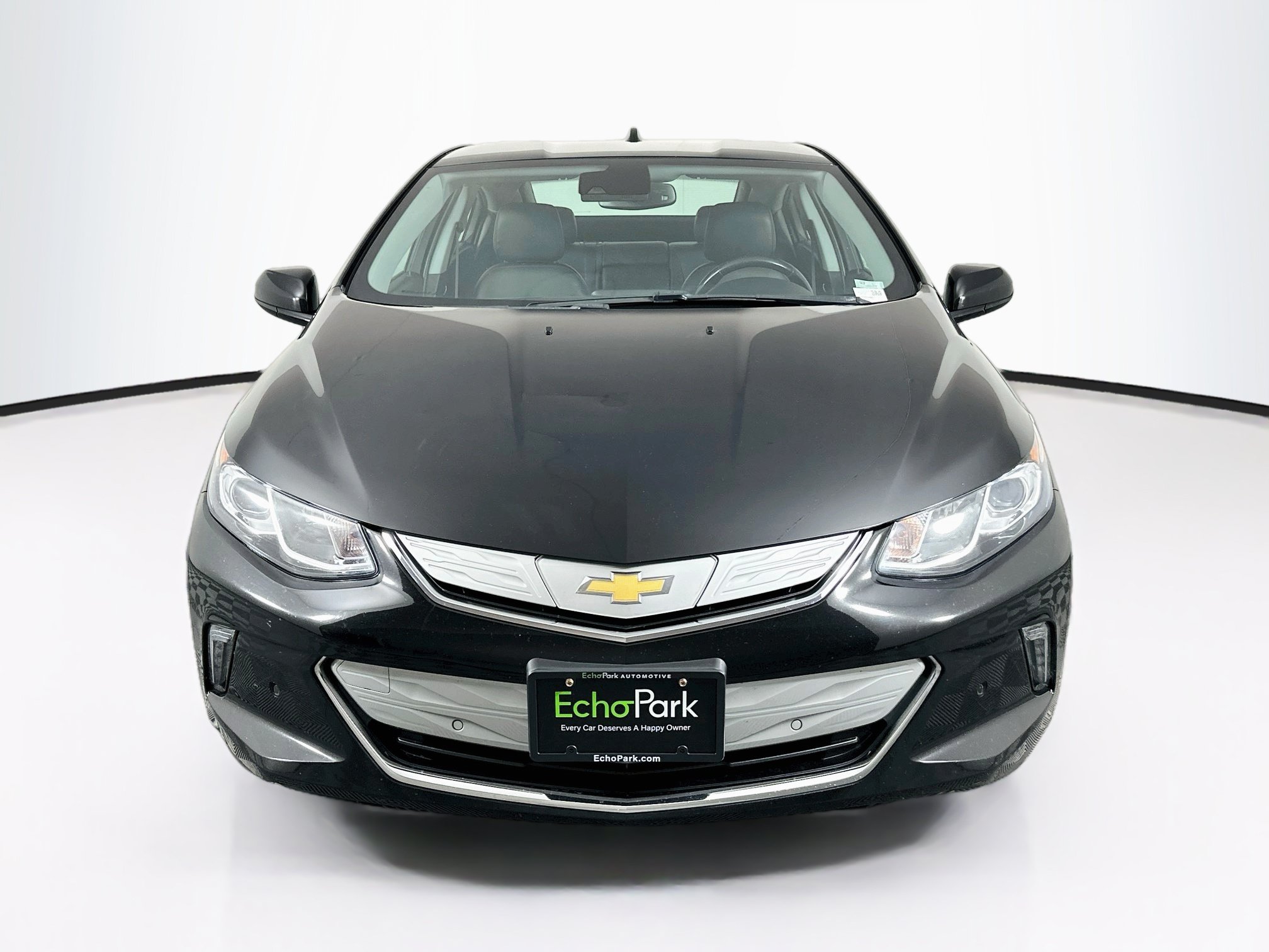 Used 2018 Chevrolet Volt Premier w/ Driver Confidence Package FWD image 2