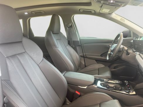 Used 2025 Audi Q6 e-tron Premium Plus w/ Premium Plus RWD image 16