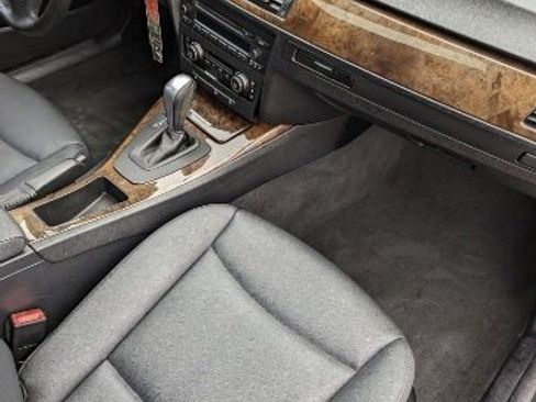 Used 2009 BMW 328i xDrive Sedan image 18