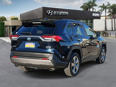 Used 2019 Toyota RAV4 Limited image 3