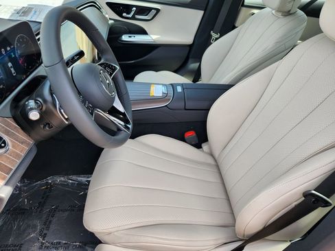 New 2025 Mercedes-Benz E 350 4MATIC Sedan image 12
