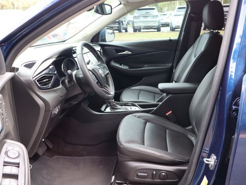 Used 2023 Buick Encore GX Essence w/ Experience Buick Package FWD image 20