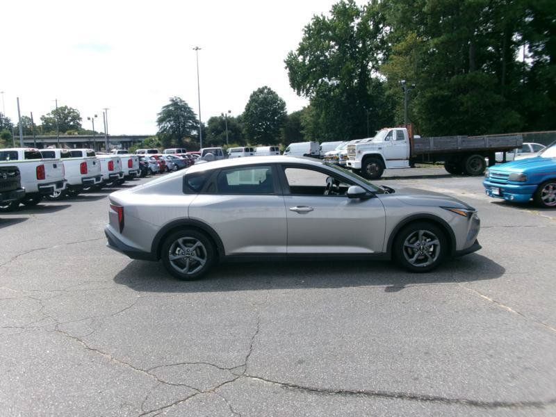 Used 2025 Kia K4 FWD image 5