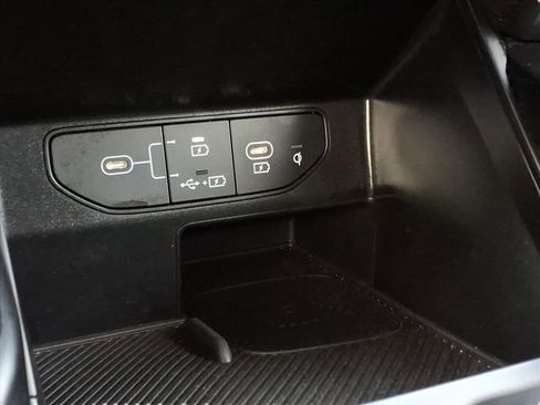 Used 2024 Kia Sorento S image 14